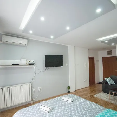 Mm Lux Apartment, *